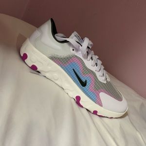 WMNS Nike Renew Lucent